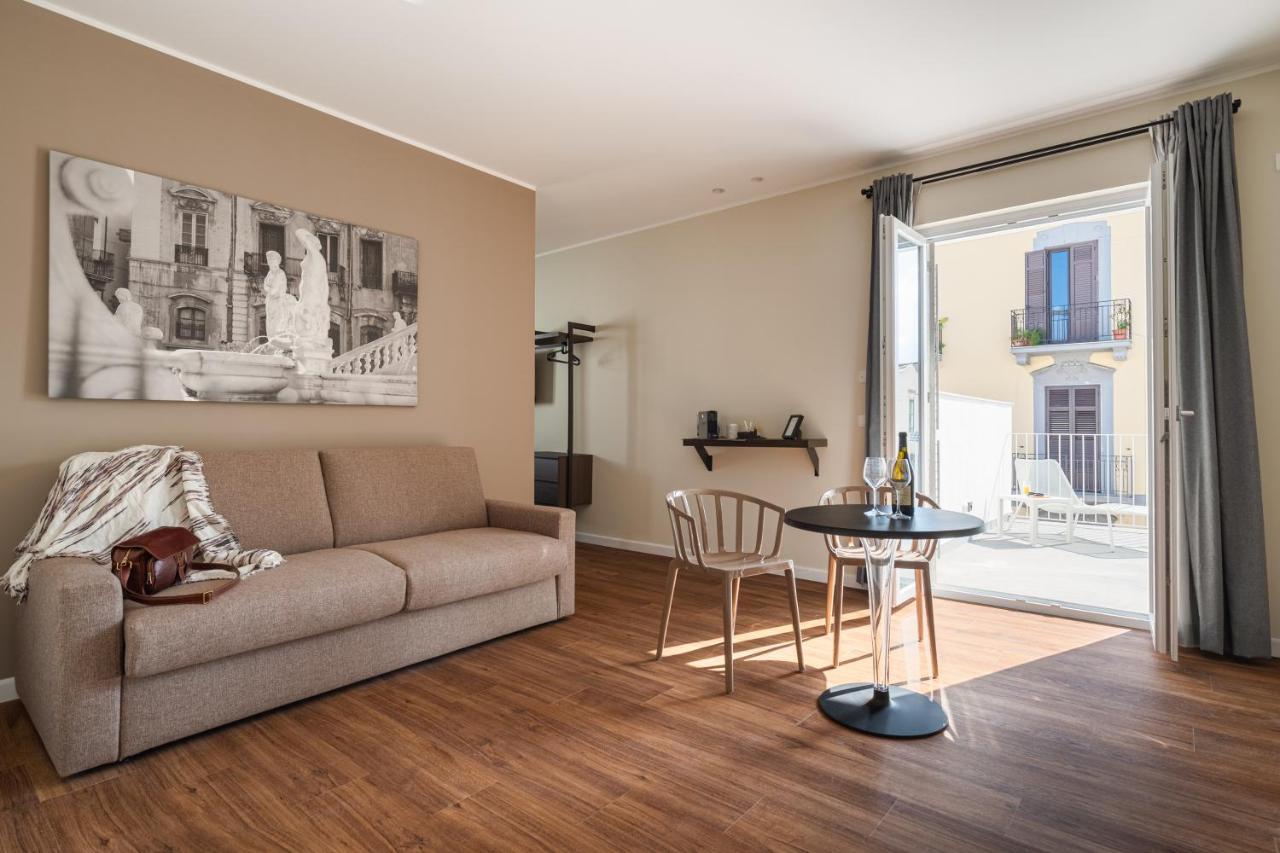 Attico 37 - Suite Con Terrazza Privata E Cucina パレルモ エクステリア 写真